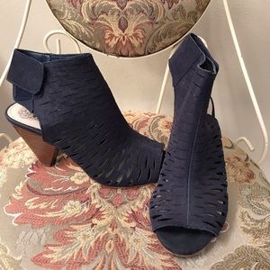 Vince Camuto Navy blue Size 6 1/2